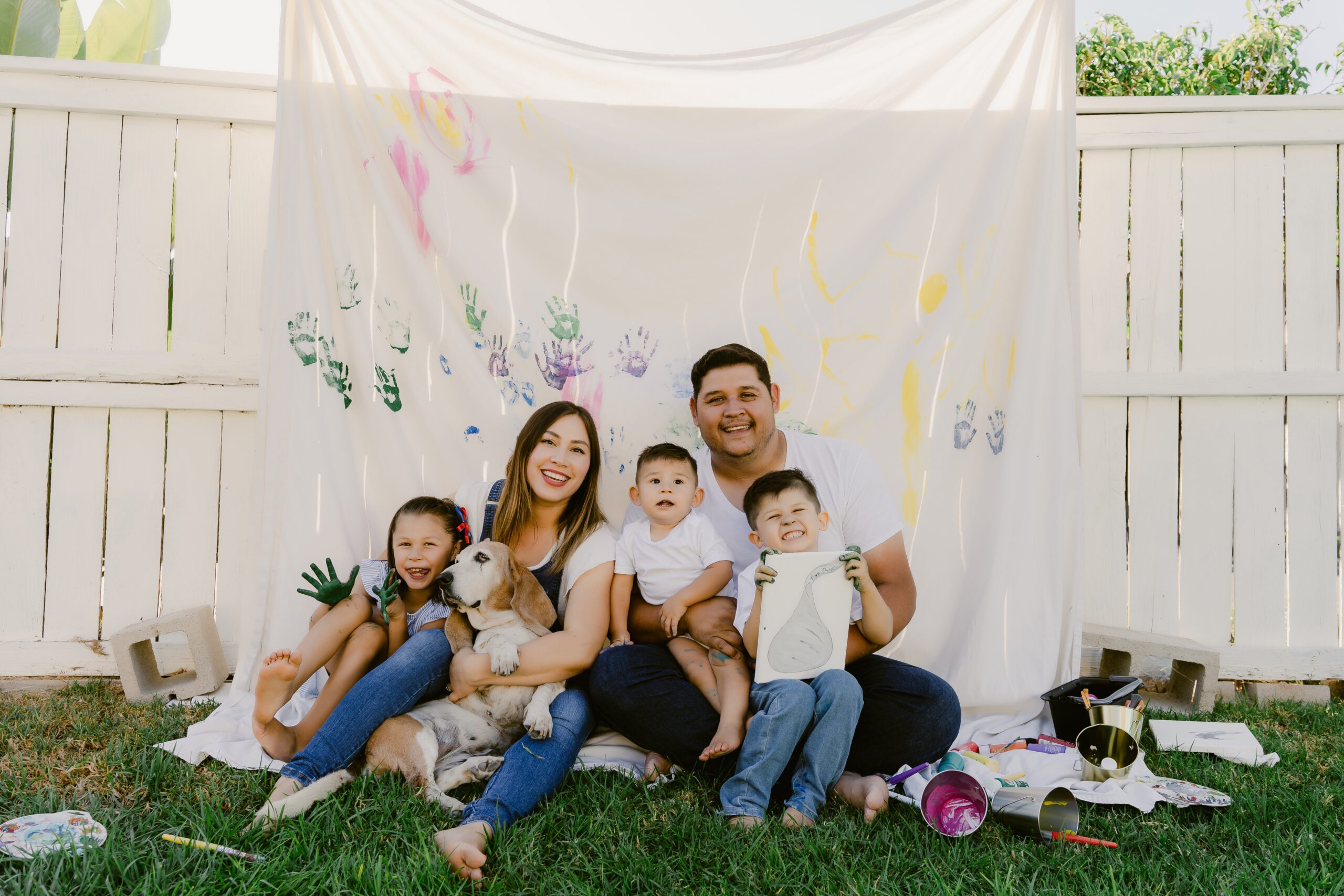 Unforgettable Artful Moments: Chavez Family’s Creative Photoshoot